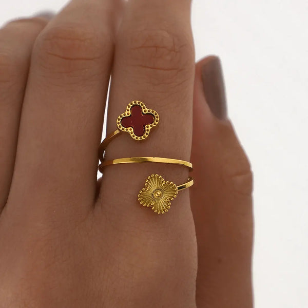 Anillo trebol acero dorado