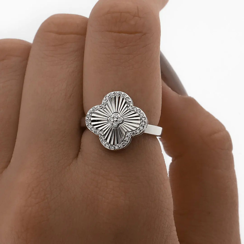 Anillo trebol acero quirurgico