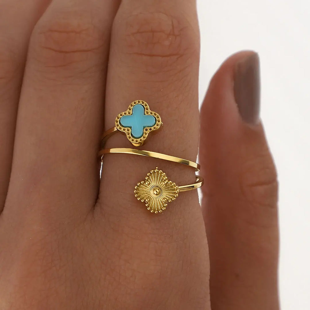 Anillo trebol acero dorado