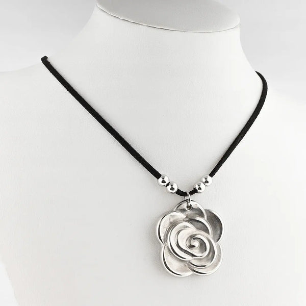 Choker gamuza